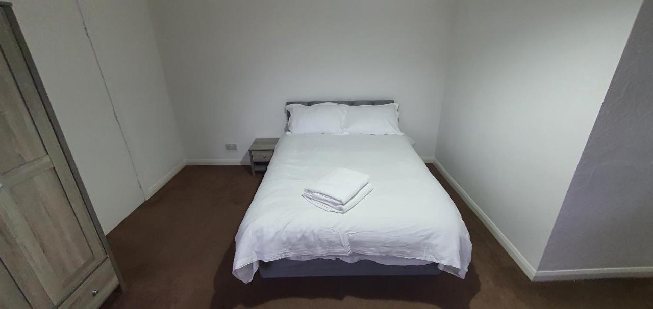 24Hr Self Check In Apartment Central Барнсли Экстерьер фото