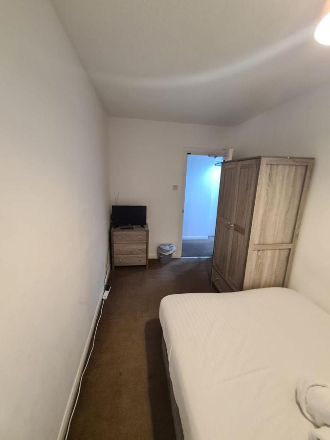 24Hr Self Check In Apartment Central Барнсли Экстерьер фото